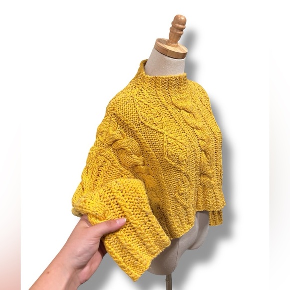 Amano Vintage Yellow Cable Knit Cropped Yellow Chunky Knit Turtleneck Sweater - Picture 1 of 8